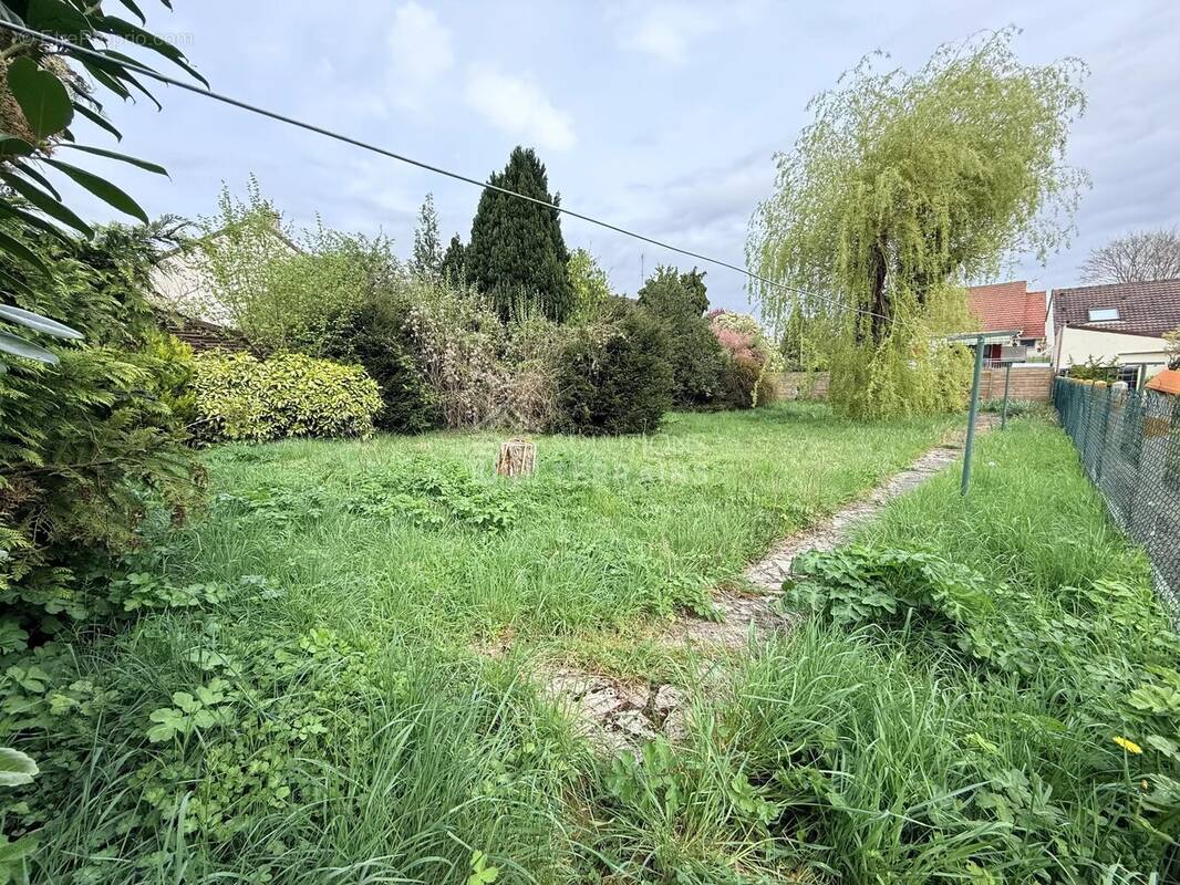 Terrain à BUTRY-SUR-OISE