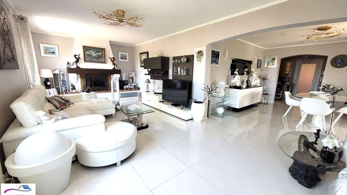 Maison à MANDELIEU-LA-NAPOULE