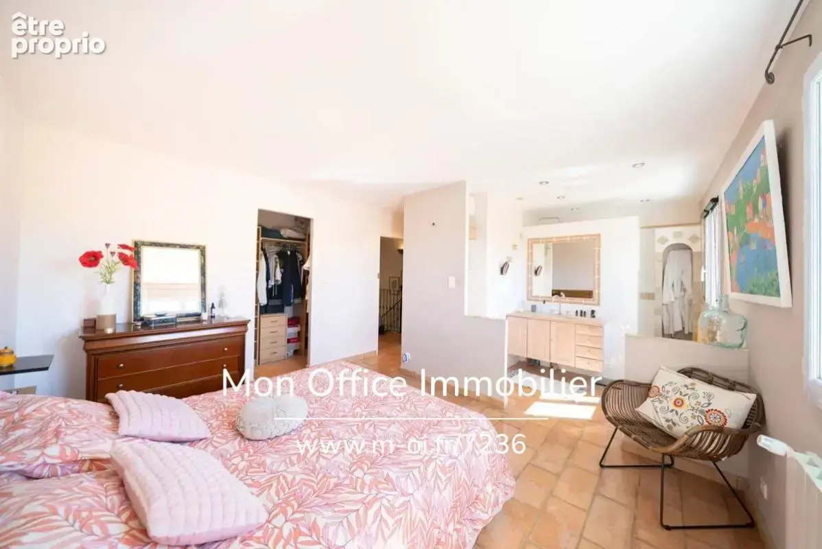 Référence : 7333-YAN. - Villa 6 pièces- jardin-piscine-garage - photo 9