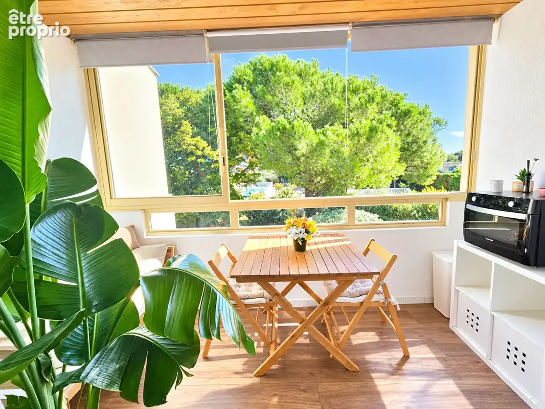 Charmant 2 pièces meublé avec terrasse et parking - photo 3
