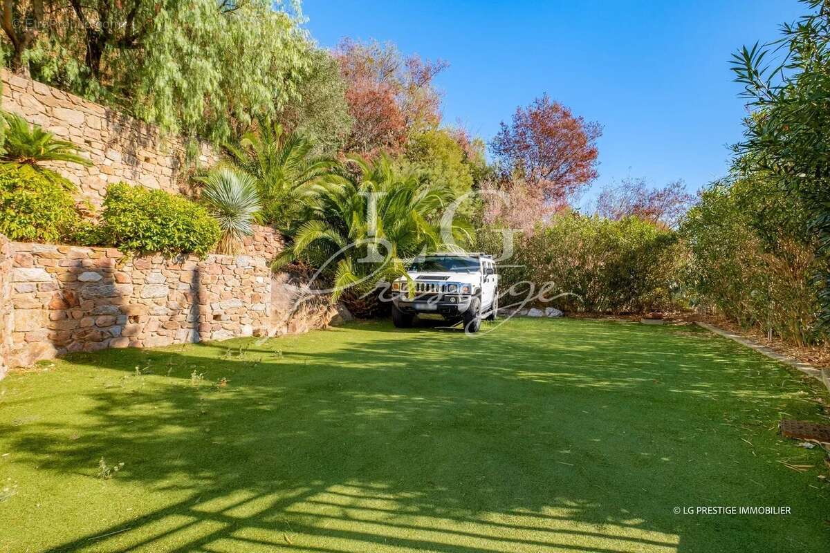 Maison à MANDELIEU-LA-NAPOULE