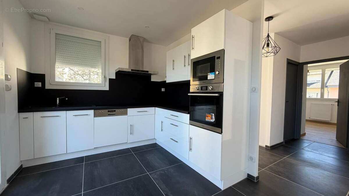 Maison à LE MONASTERE