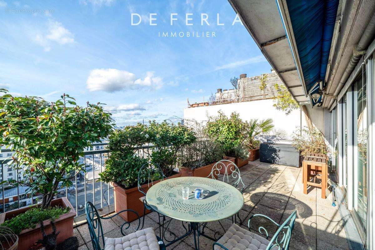 Appartement à PARIS-14E