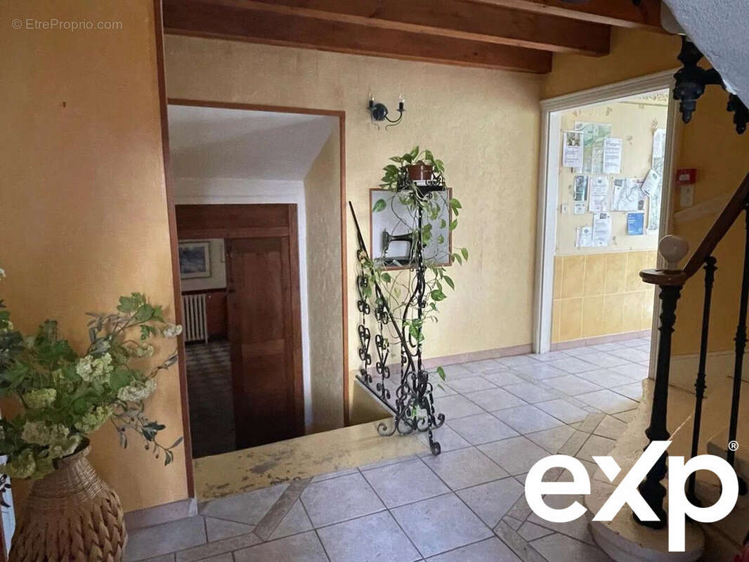 Maison à LA TOUR-SUR-ORB