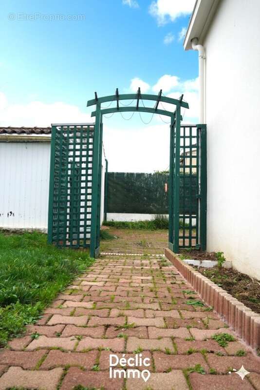 Plain-pied avec 3 chambres  véranda  terrain de 350 m²  au calme - photo 11
