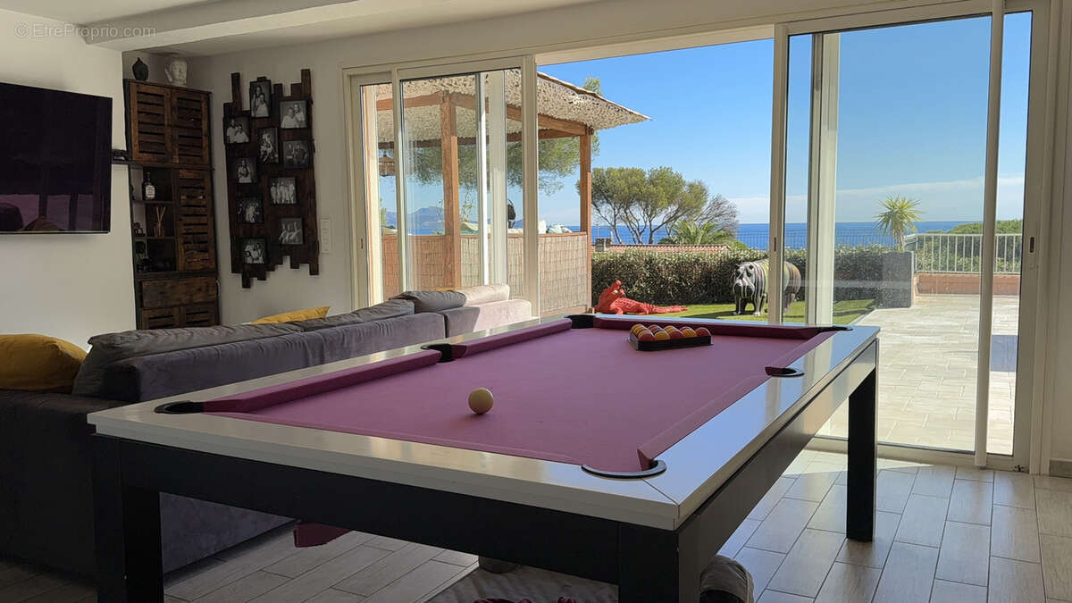 Maison à ROQUEBRUNE-SUR-ARGENS