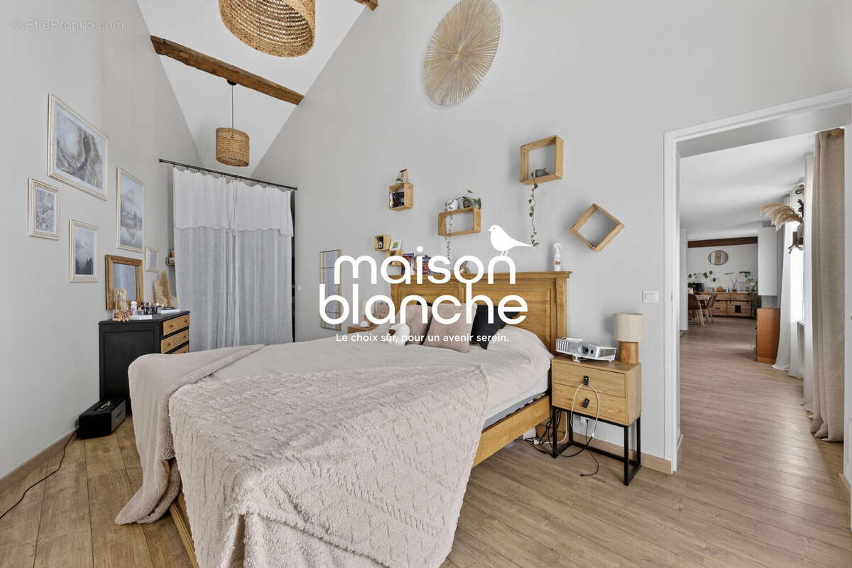 Maison à MONTAGNE