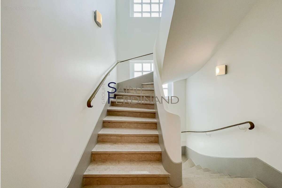 Appartement à PARIS-7E