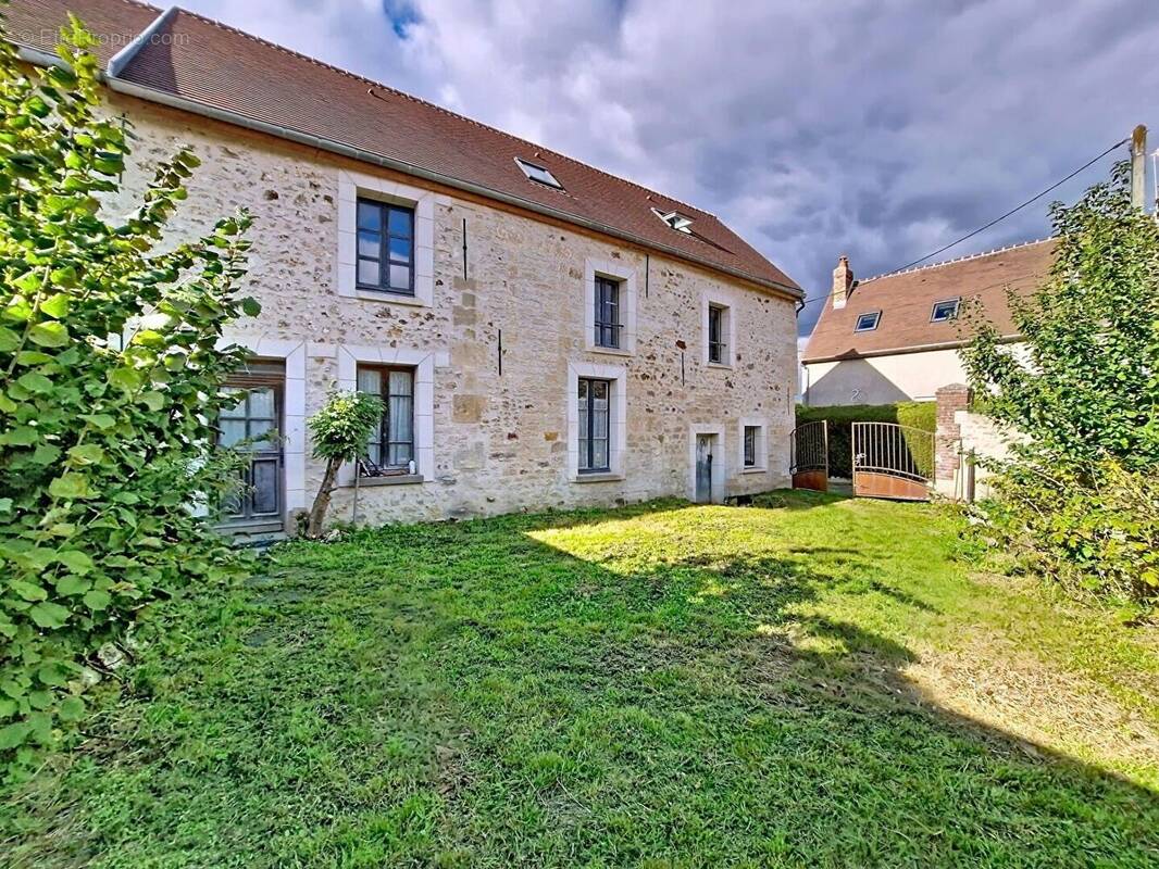 Maison à HADANCOURT-LE-HAUT-CLOCHER
