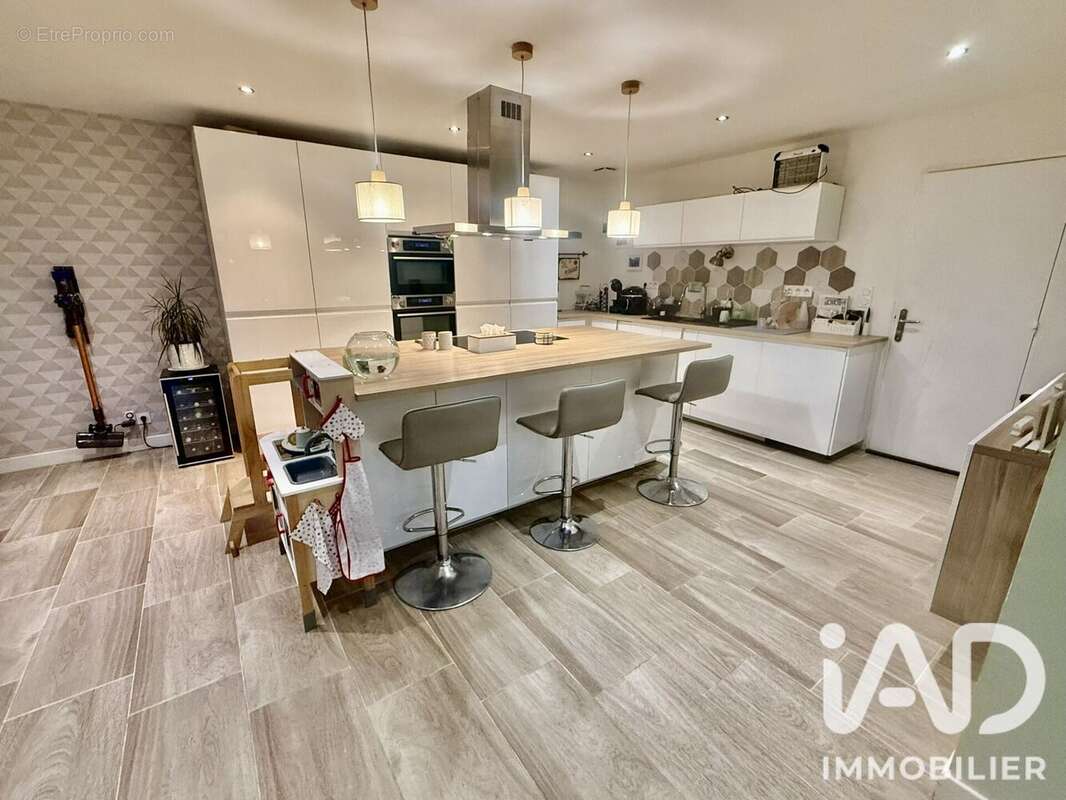 Maison 135 m² à La Trinite-Porhoet  - photo 3