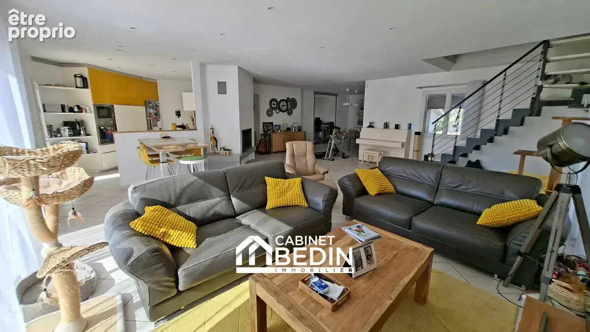 Maison 8 pièces 239 m² à vendre à Salignac (33240) - photo 2