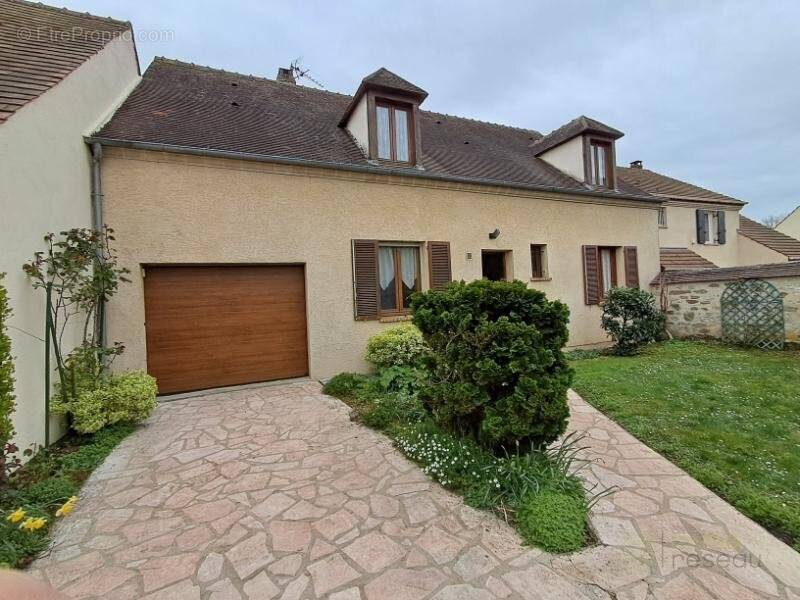 Maison à MARINES