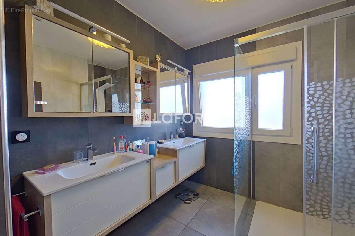 Maison à SAINT-GENIS-DES-FONTAINES