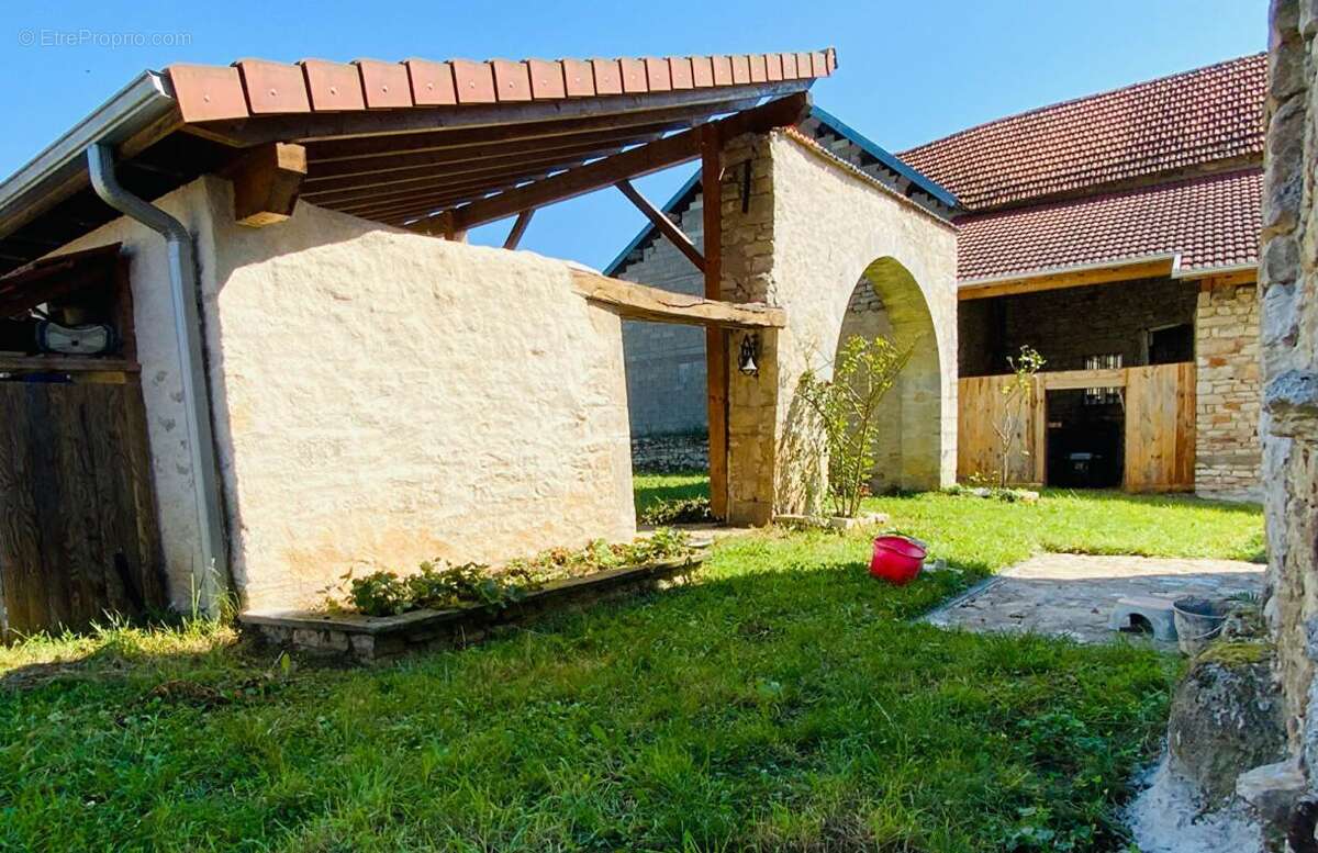 Maison à RIOZ