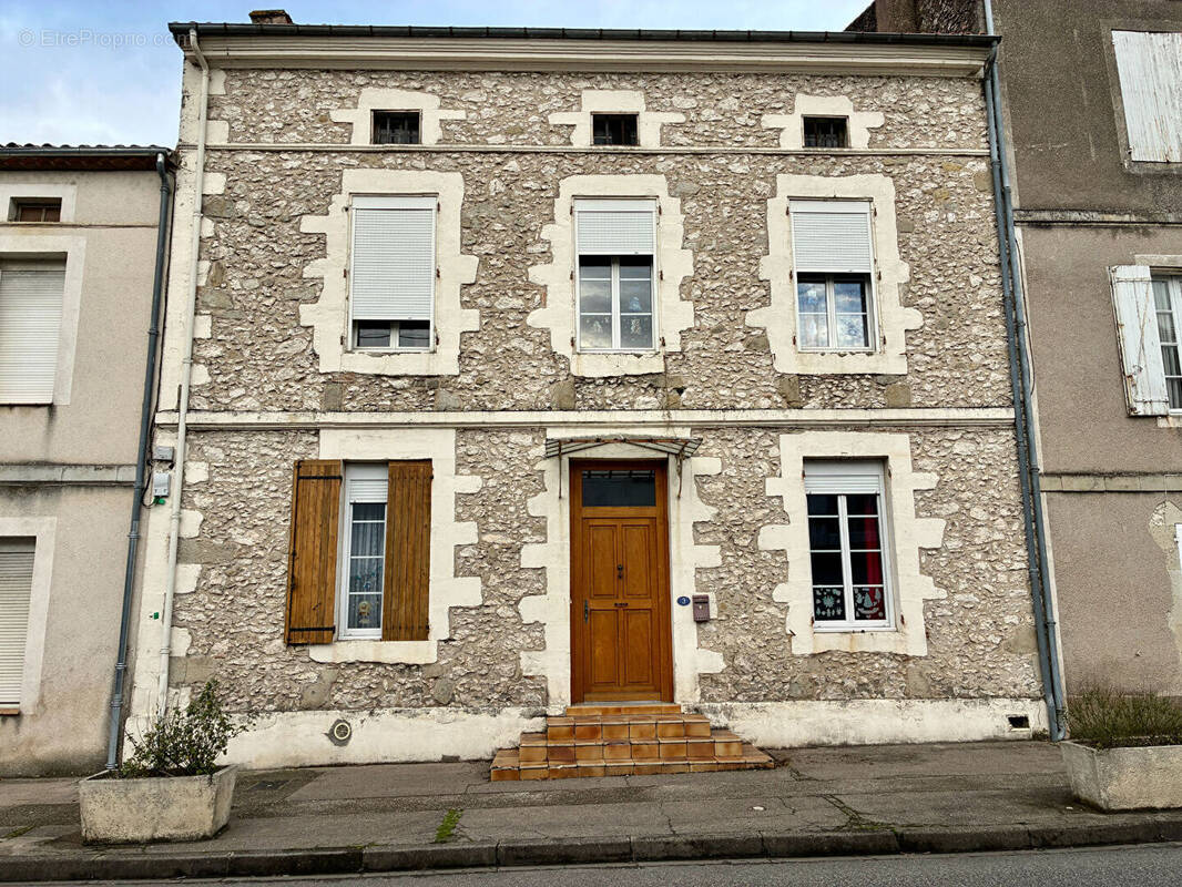 Maison à CANCON