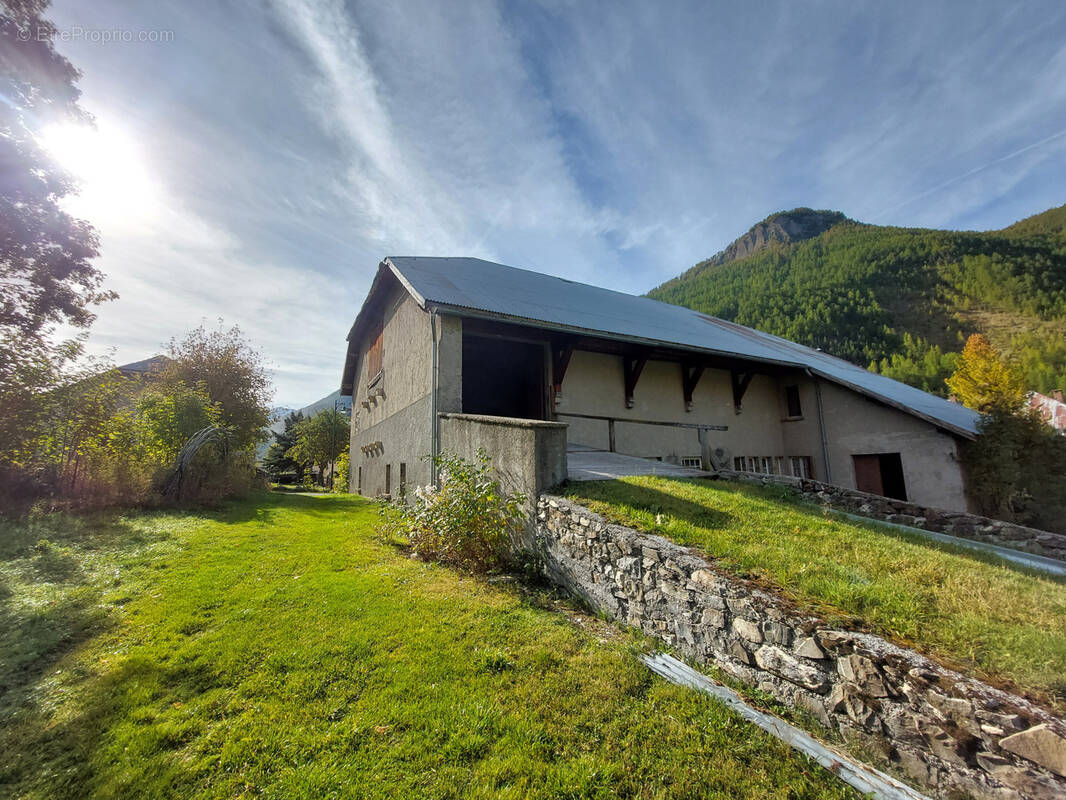Maison à LARCHE