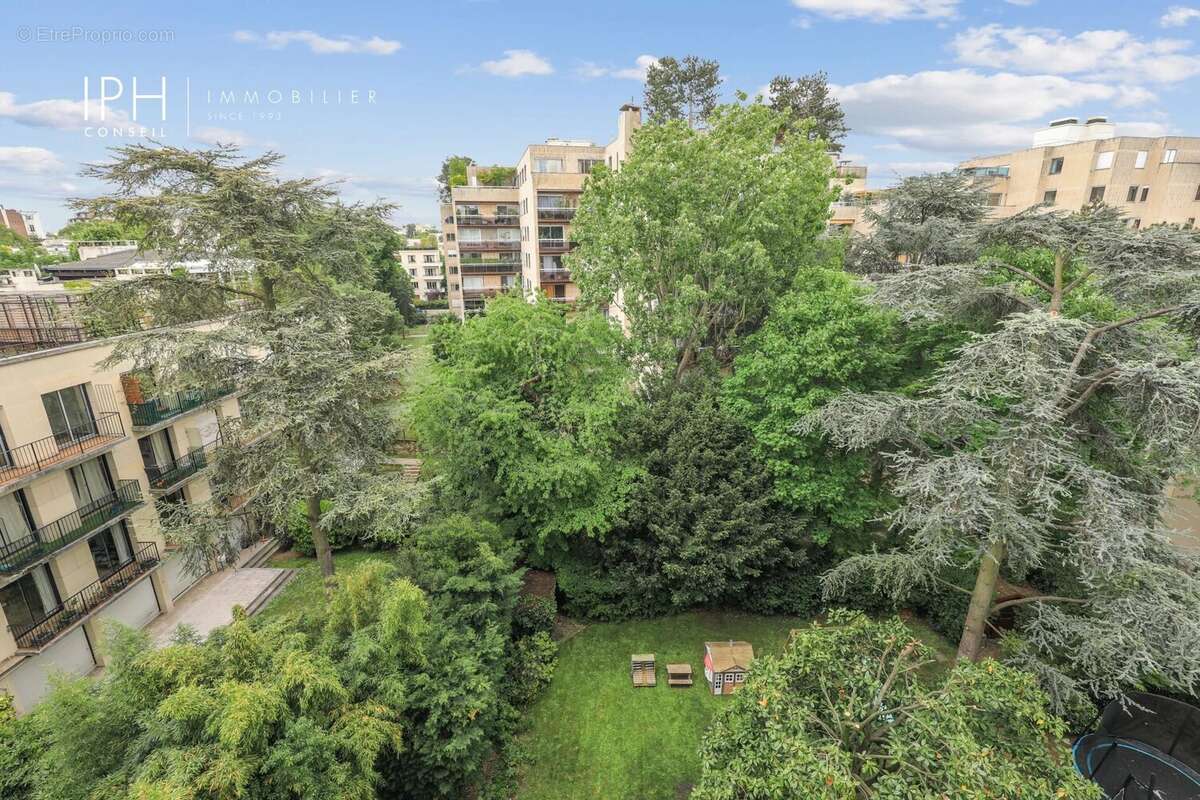 Appartement à NEUILLY-SUR-SEINE