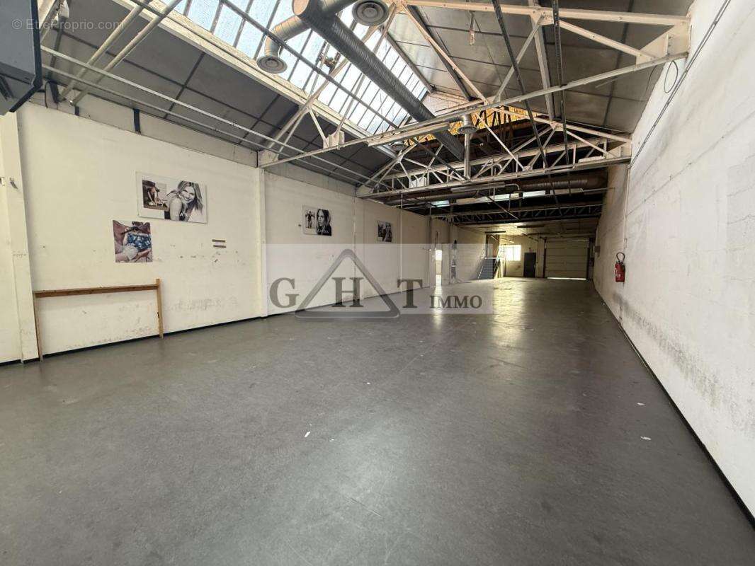 Local d'activités 900m2 à vendre Pantin - photo 8