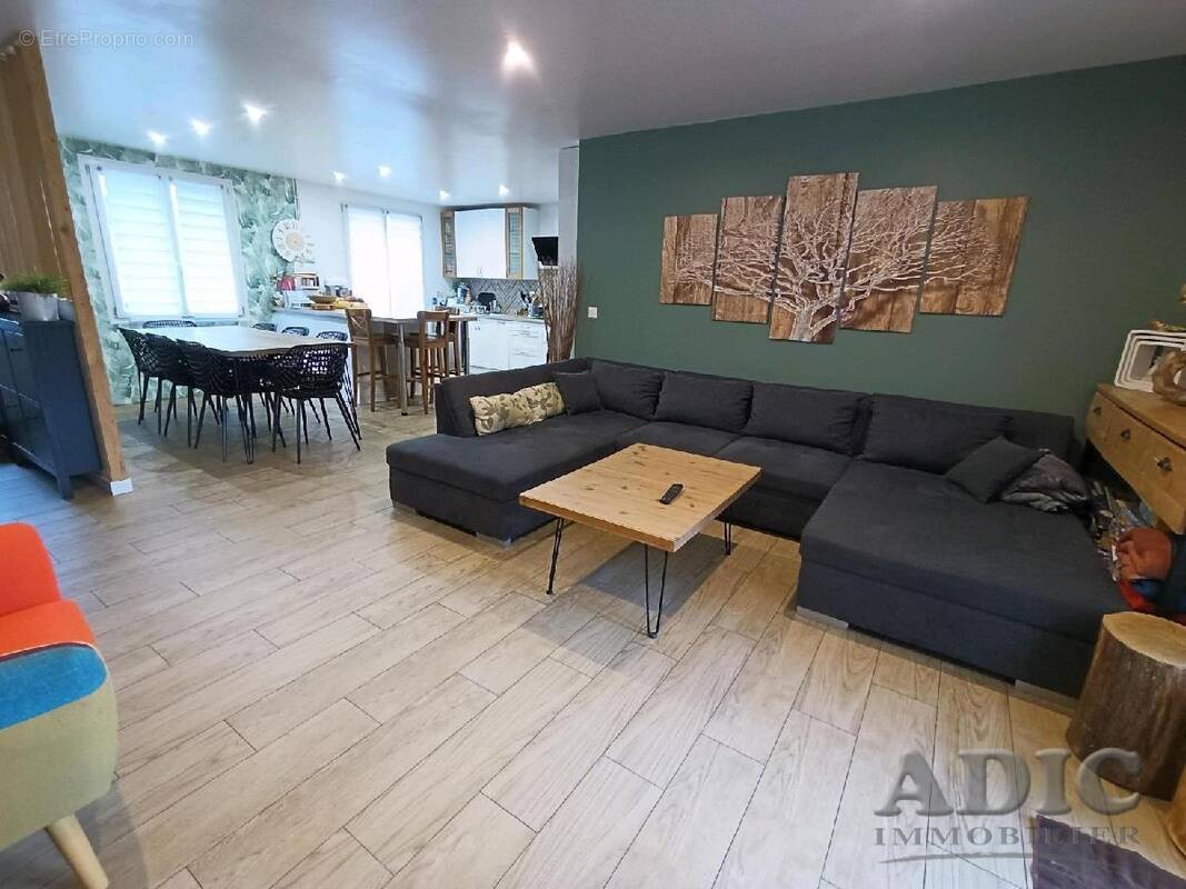 Maison 7 pièces 111 m² · à Le Plessis-Belleville · 111 m² · 339 000 €
