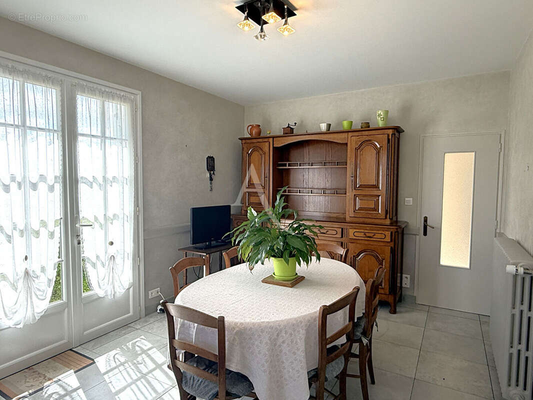 Maison à SAINT-GEORGES-DE-POINTINDOUX