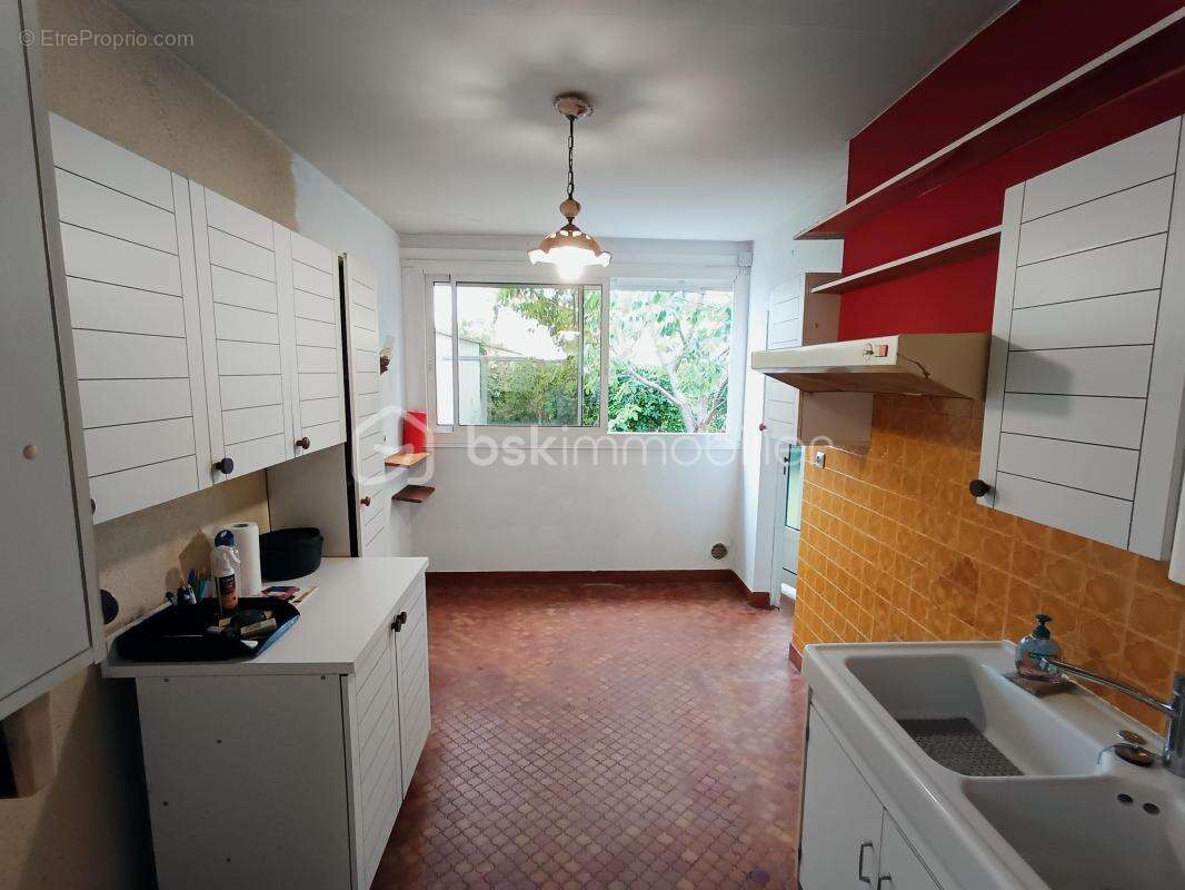 Secteur El Hogar - Maison de 107 m² avec jardin et garage, 4 chambres et fort potentiel - photo 5