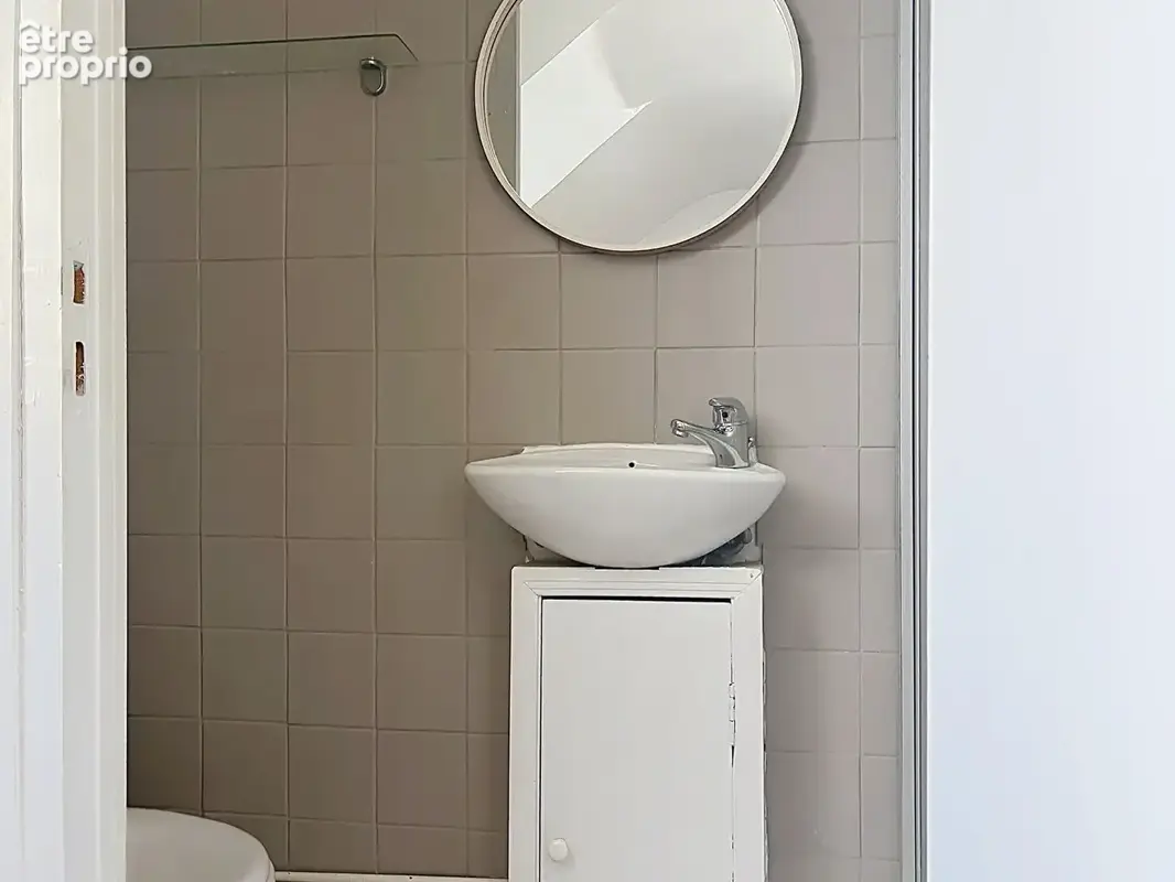 Appartement  studio - 13.20 m2 - rue saint sauveur - paris 2eme - photo 3