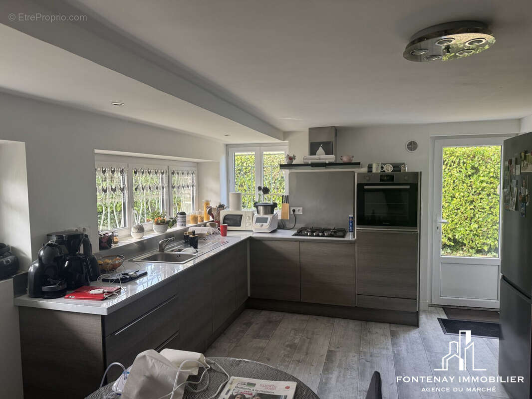 Maison 242 m² à Fontenay-Le-Comte  - photo 6