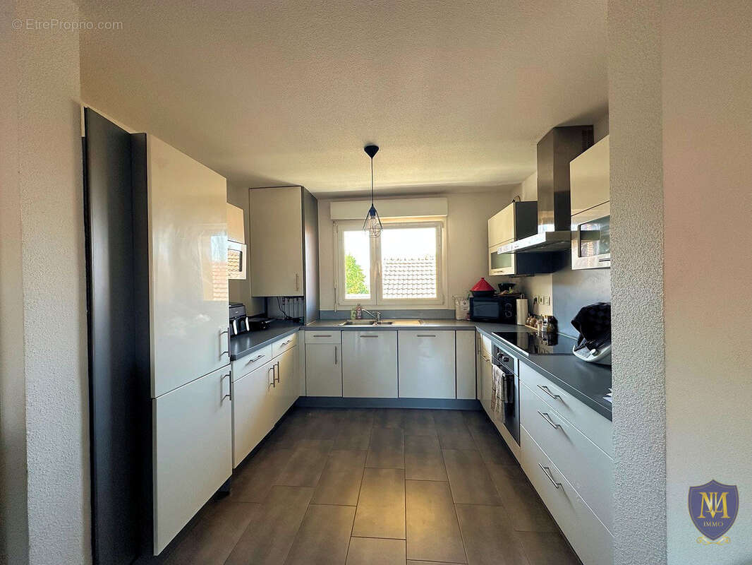 Blotzheim centre bel appartement 3 pièces de 72 m2 avec terrasse - photo 2