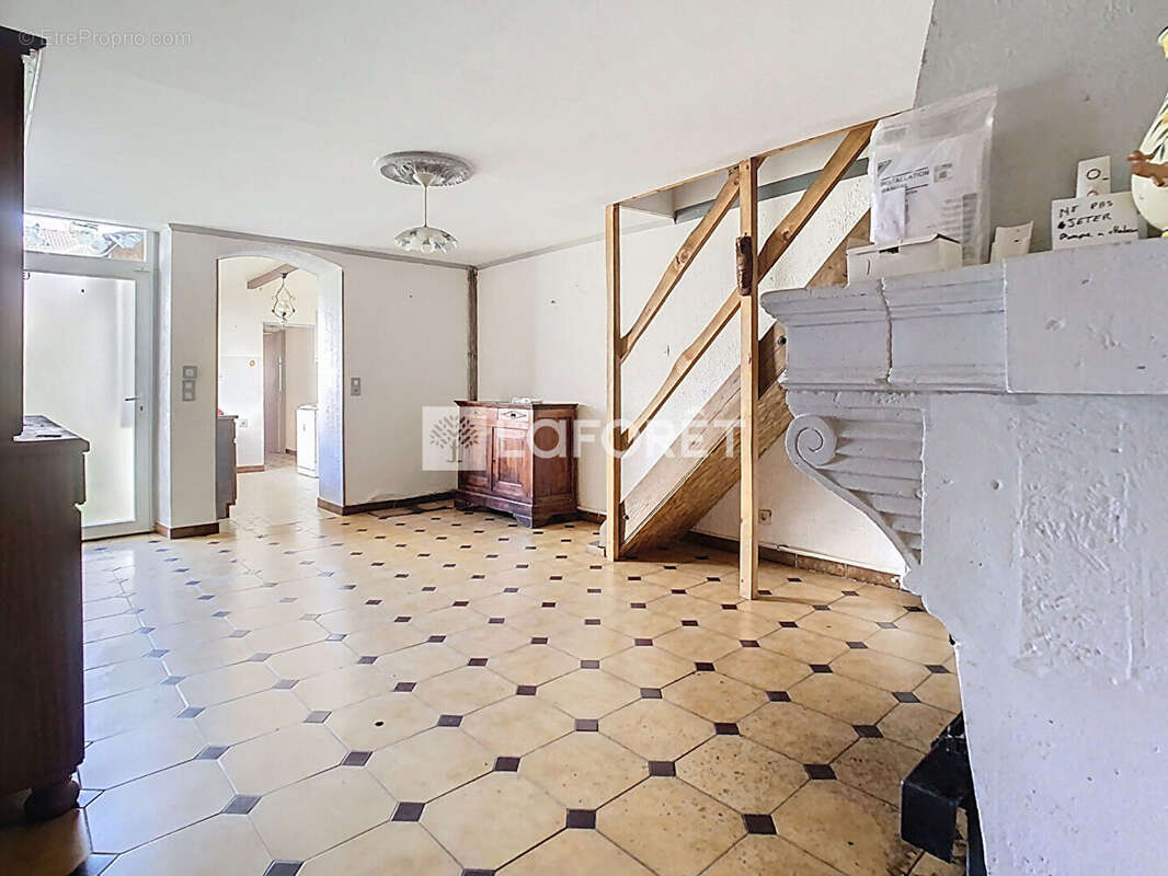 Maison à CERISIERES