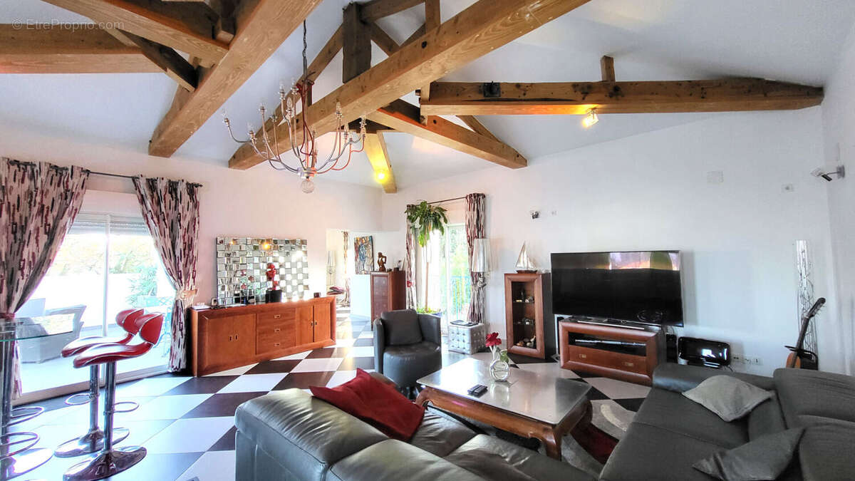 PARC DE VALLIÈRES - Maison de 140 m² avec terrasse, spa & garage - photo 3
