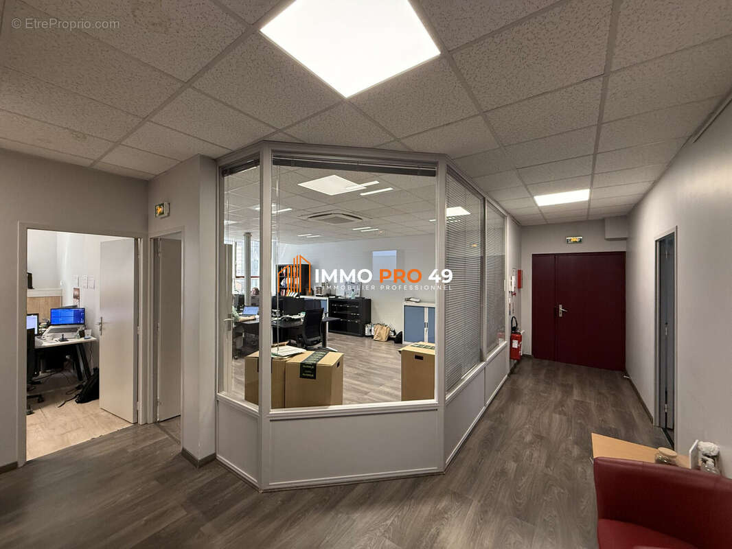 Commerce 223 m² à Cholet  - photo 2