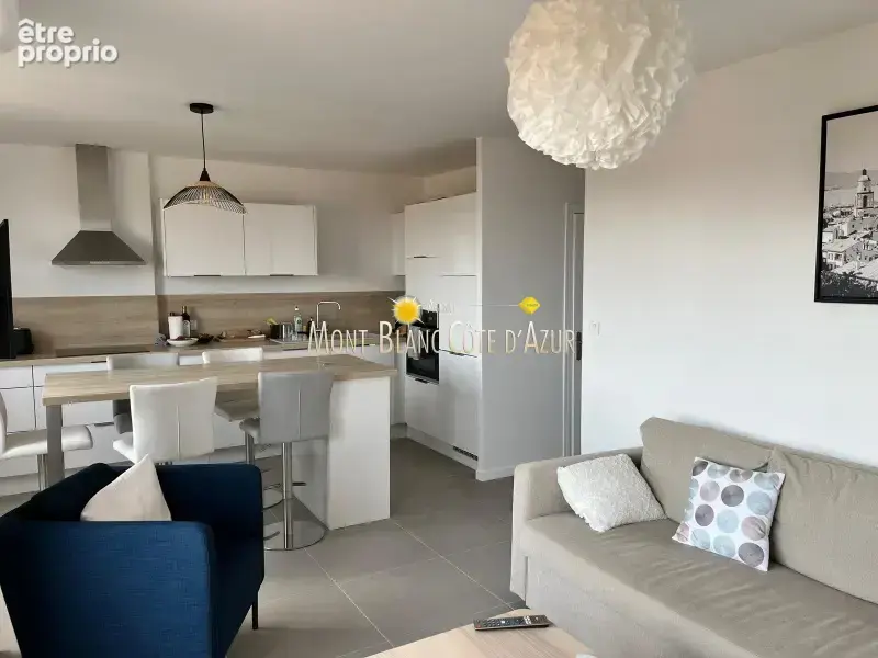 Bel appartement de 3 pieces dernier etage vue mer avec garage - photo 2