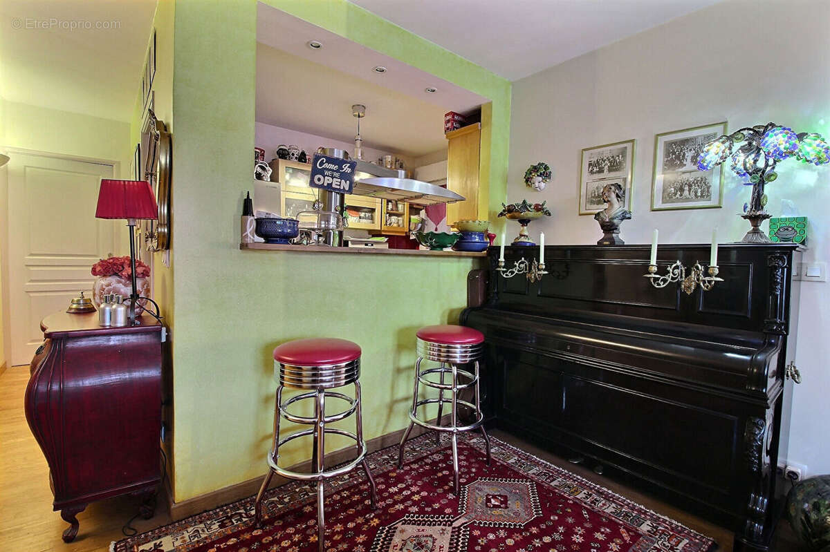 Appartement à LA GARENNE-COLOMBES