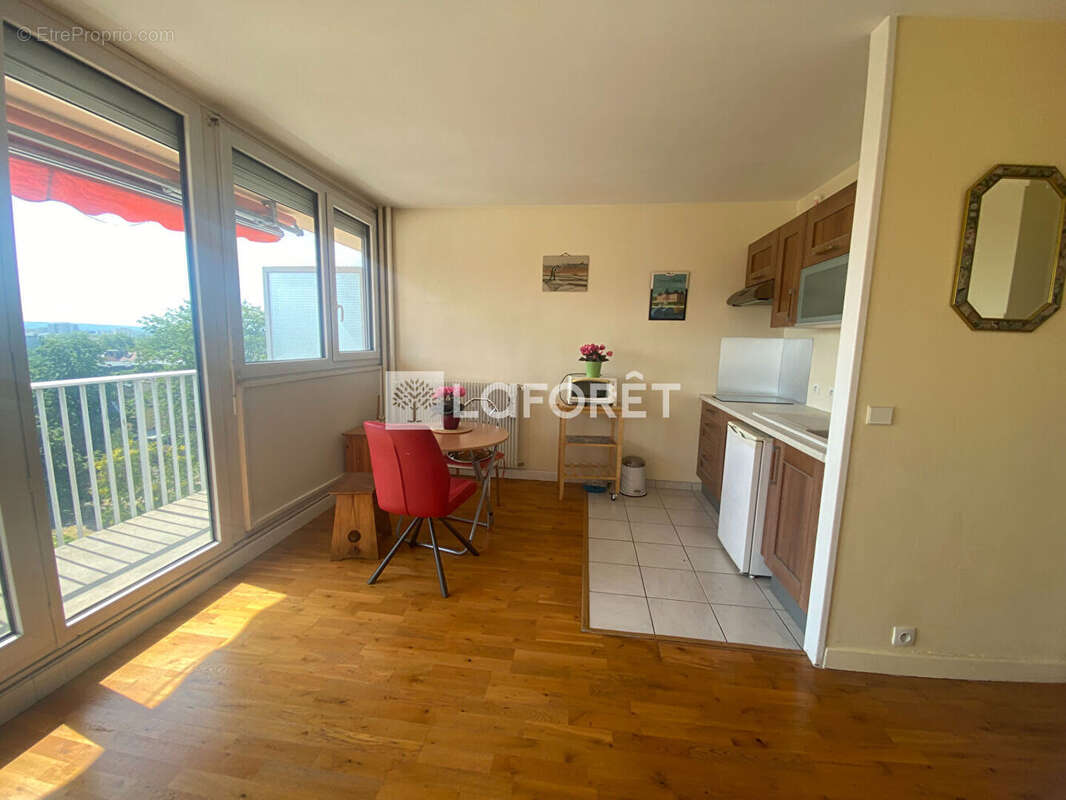Appartement à NANTERRE