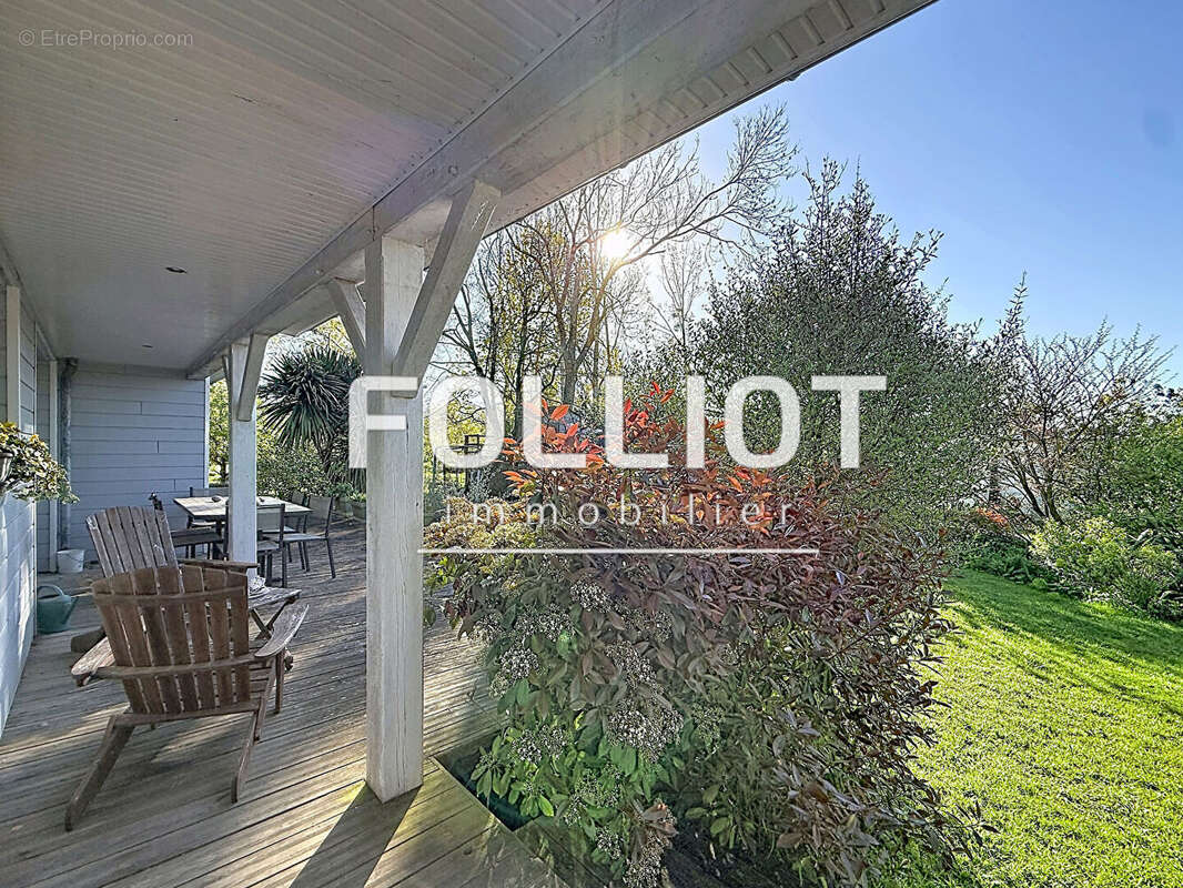Maison familiale à vendre à Jullouville - Confort et tranquillité assurés - photo 3