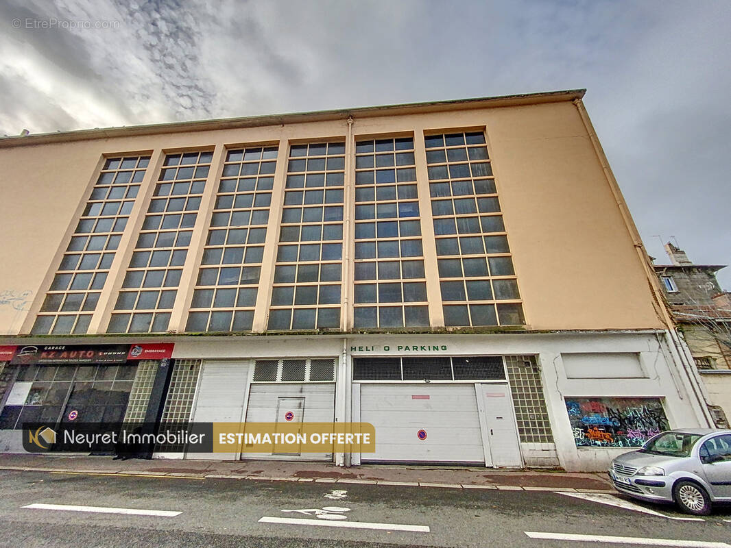 Parking à SAINT-ETIENNE