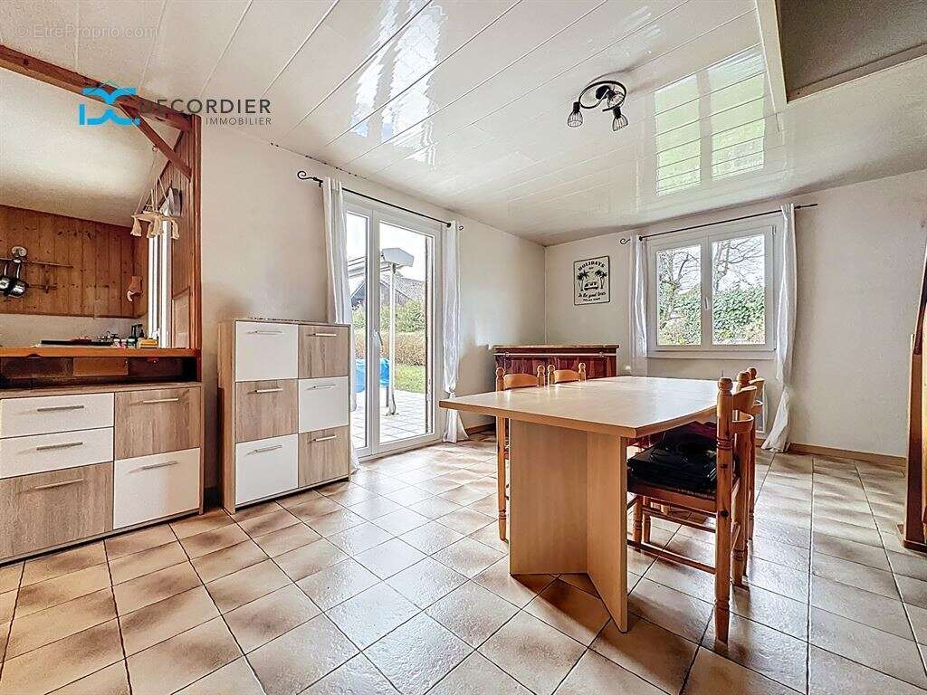 Maison à LUGRIN