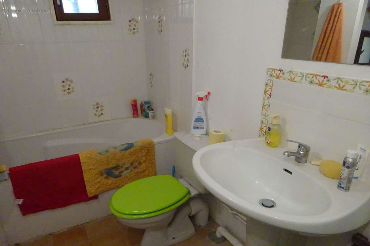 maison en pierres OMS village - photo 12