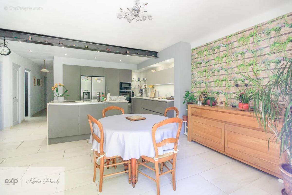 Maison à PEYROLLES-EN-PROVENCE