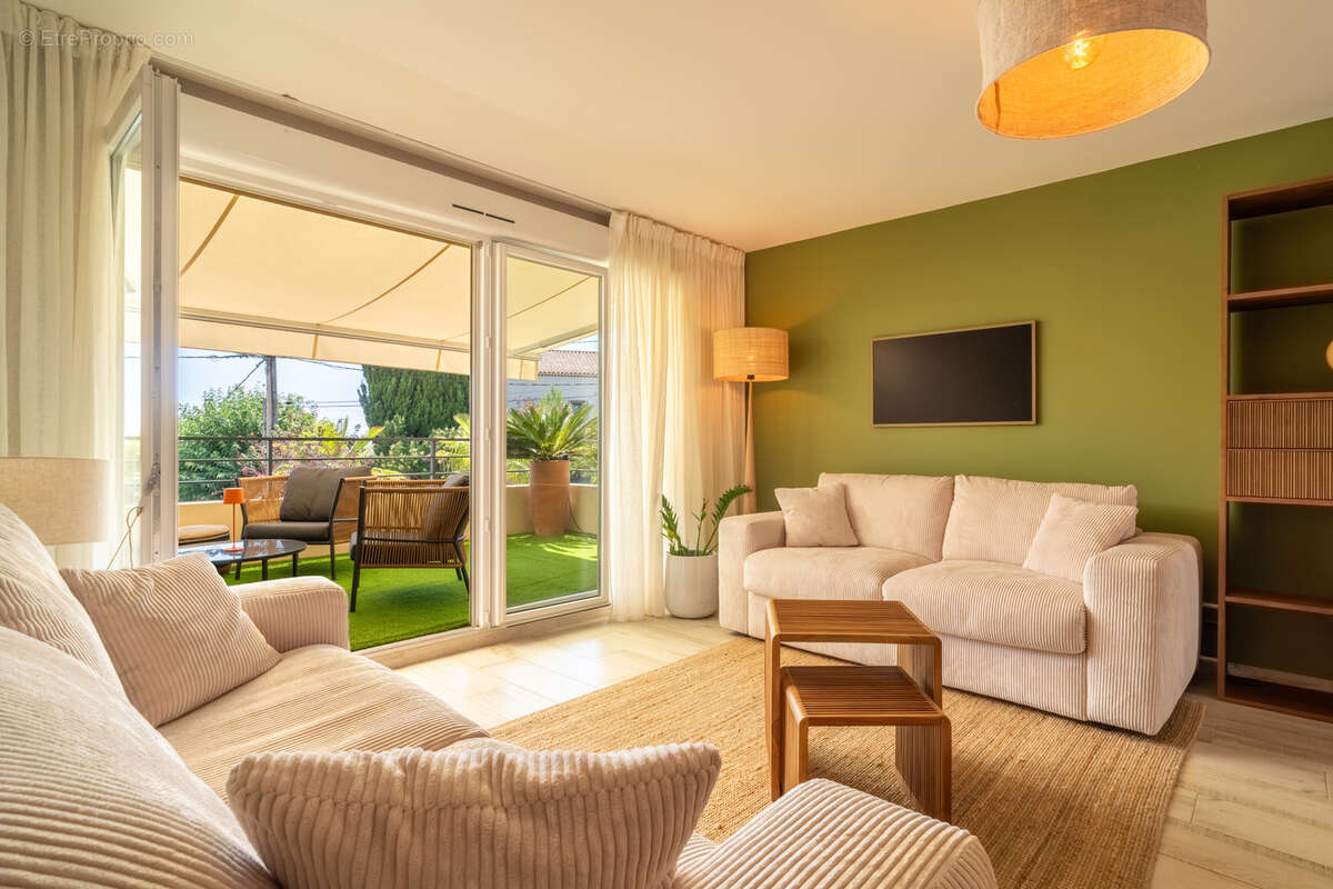 Appartement à SIX-FOURS-LES-PLAGES