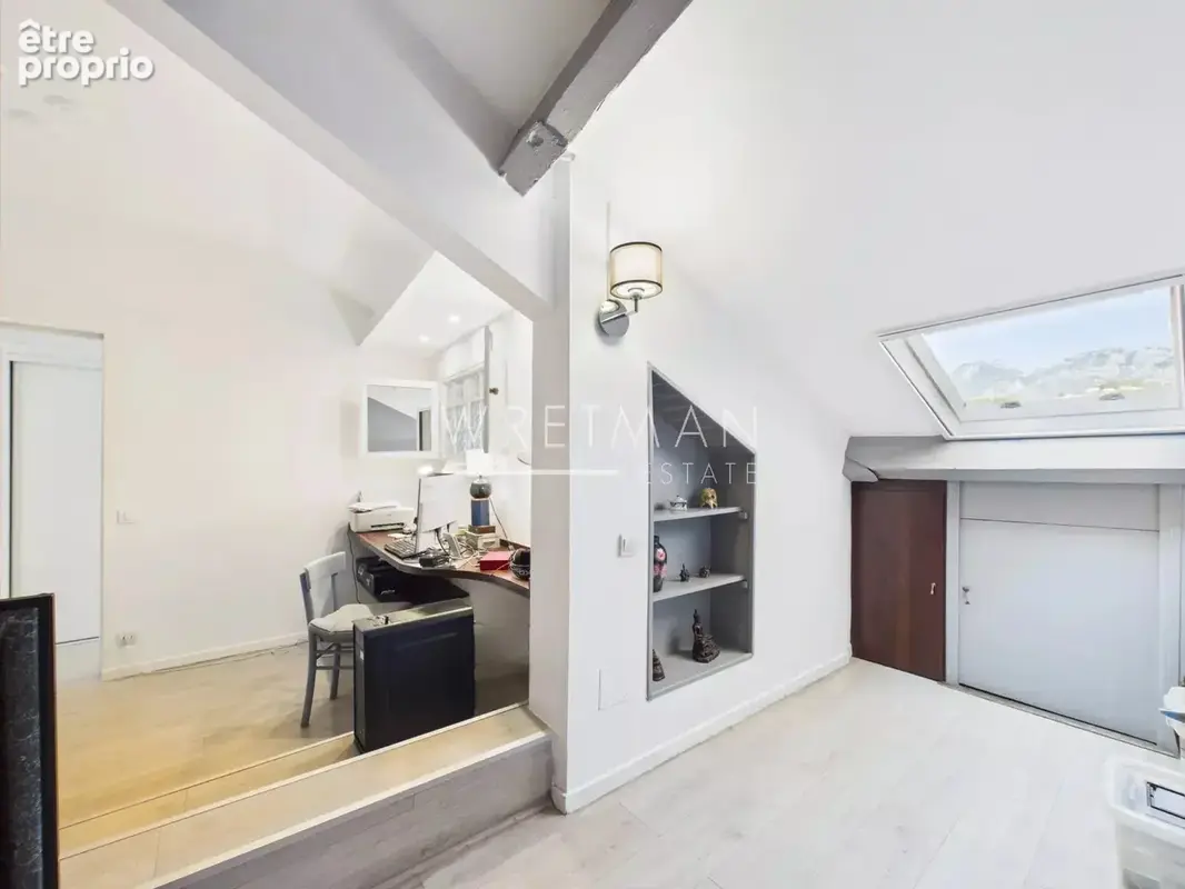 Appartement loft en dernier étage avec terrasse, aperçu mer - Menton Centre - photo 10