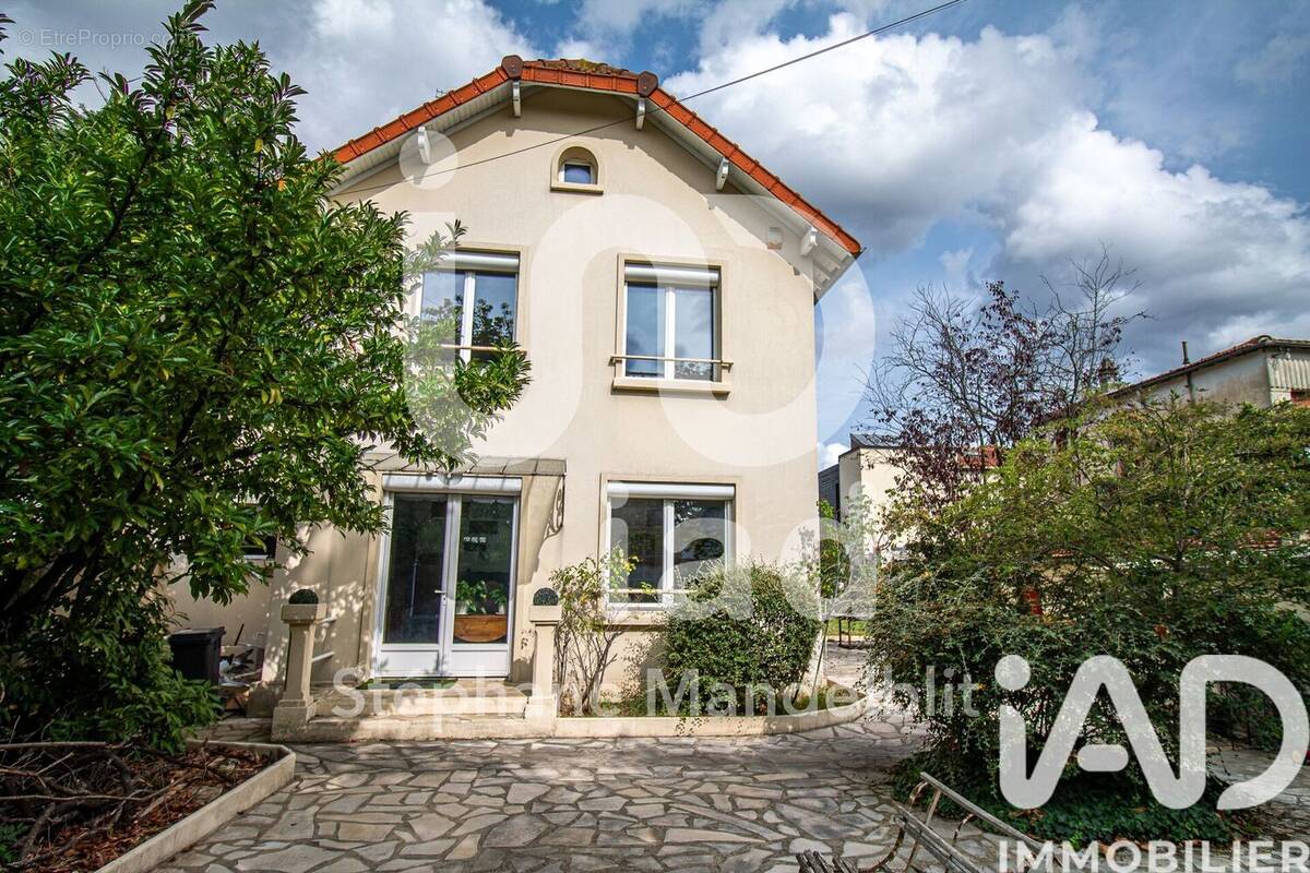 Photo 1 - Maison à SAINT-MAUR-DES-FOSSES