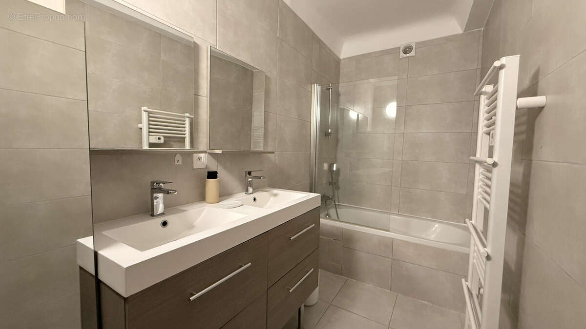 Appartement à SAINT-JEANNET