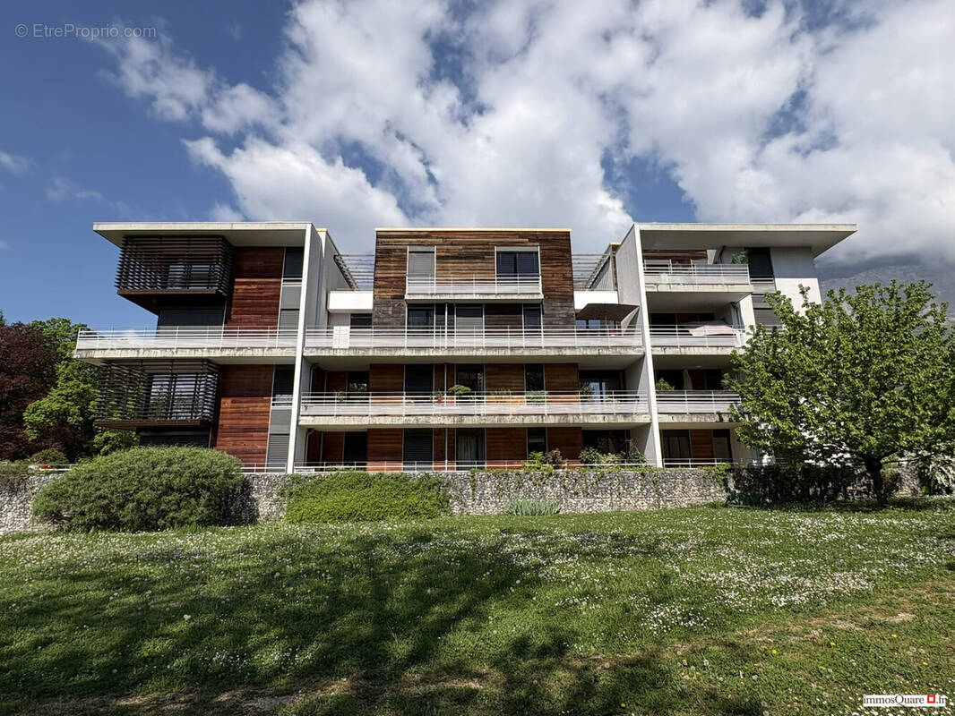 Appartement à MEYLAN