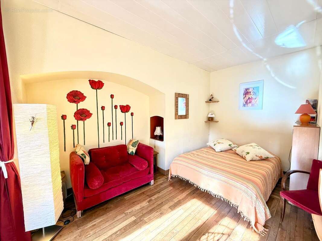   - Appartement à AX-LES-THERMES