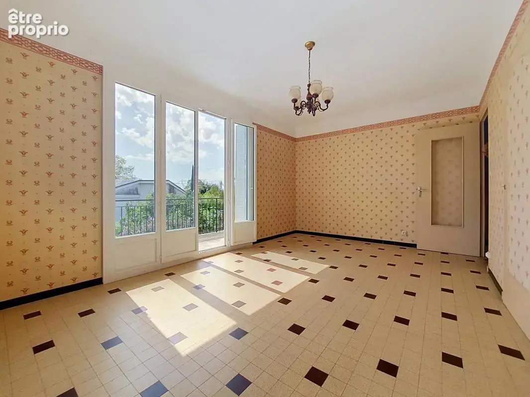 Maison - 2 Chambres - Sur 2 niveaux - Double garage - Jardin - Au calme - En bout d'impasse - photo 5