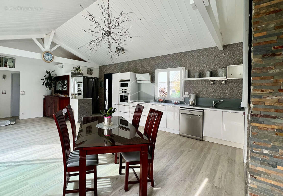 Belle maison comtemporaine - plain-pied - calme - piscine - photo 4