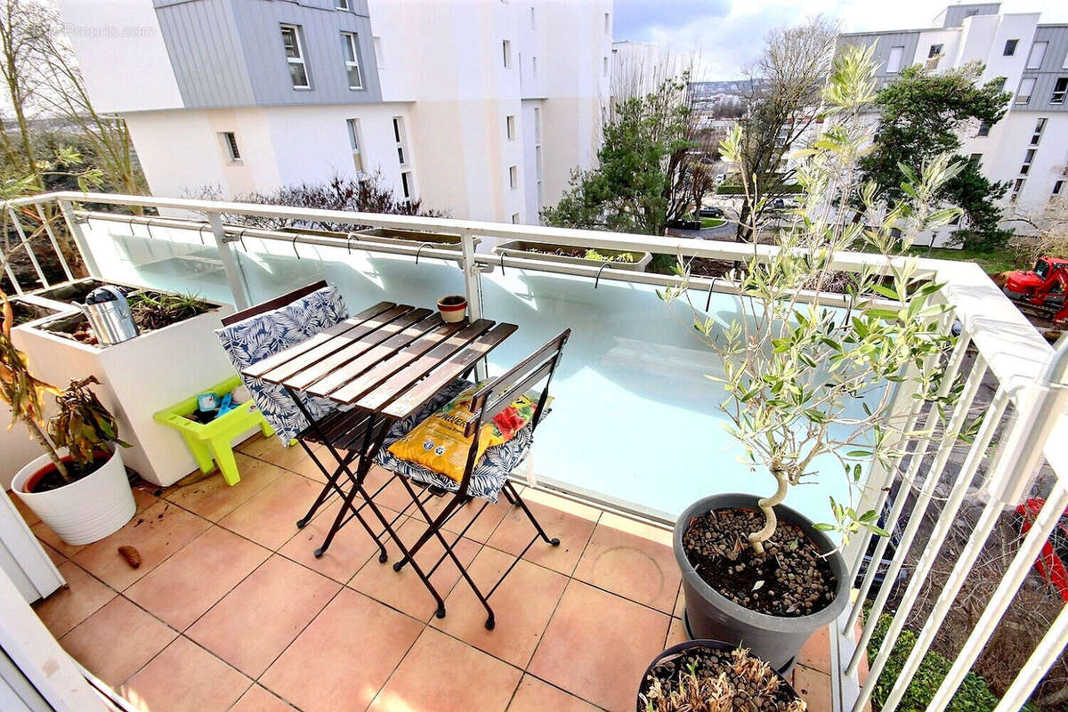 Appartement à FRESNES
