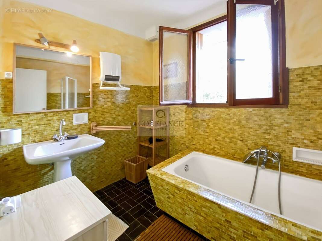 Appartement à SAINT-ETIENNE-DE-TINEE