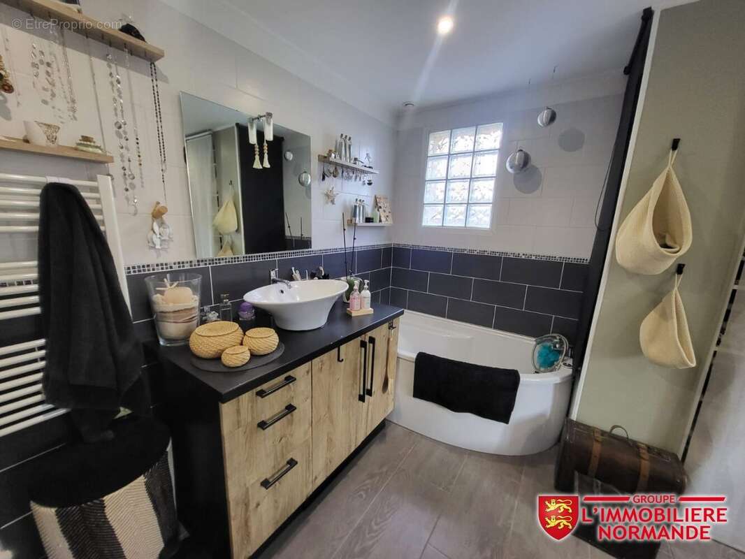 Maison à BONNIERES-SUR-SEINE